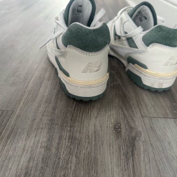 New Balance White and Green Athletic Shoes - Picture 4 of 4